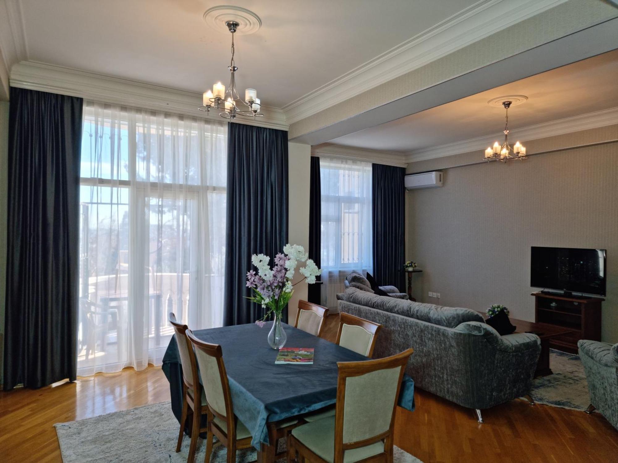 Mayden Family Apartment Bakoe Buitenkant foto